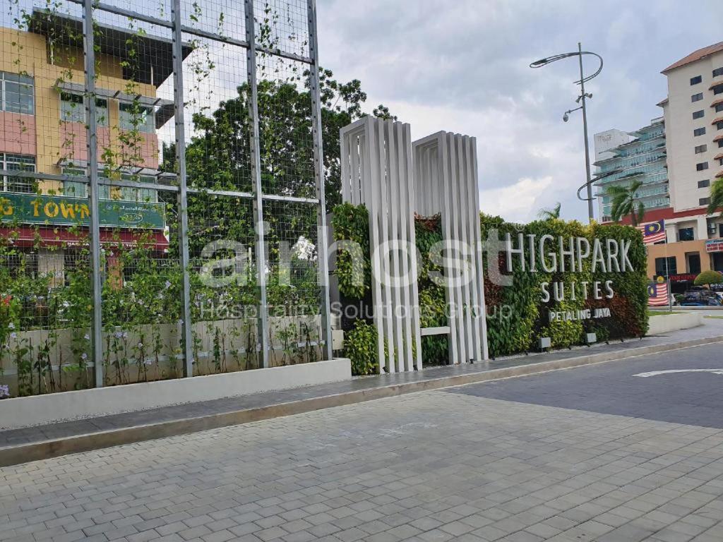 Highpark Suites By Airhost Petaling Jaya Ngoại thất bức ảnh